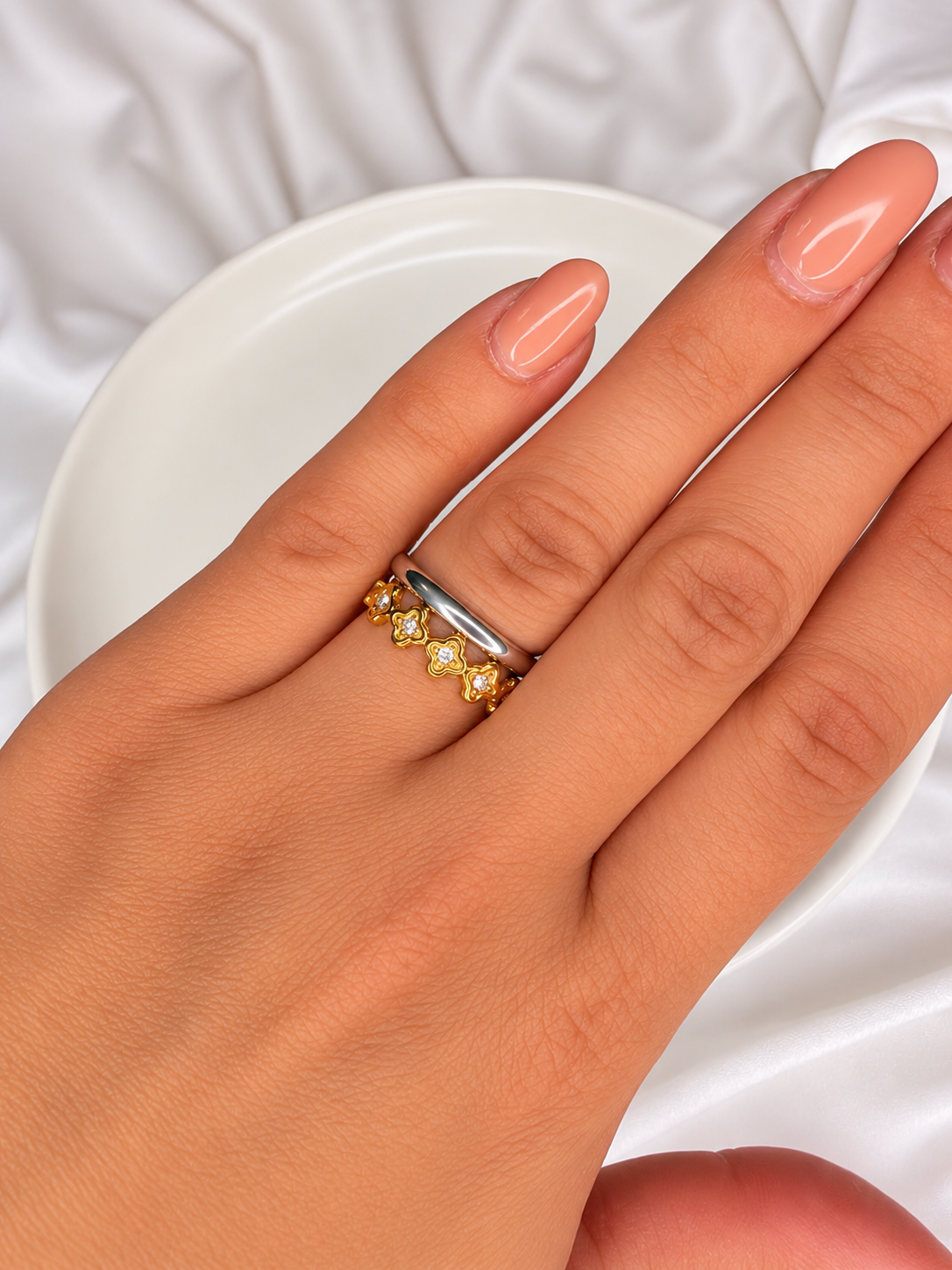 Mia Ring