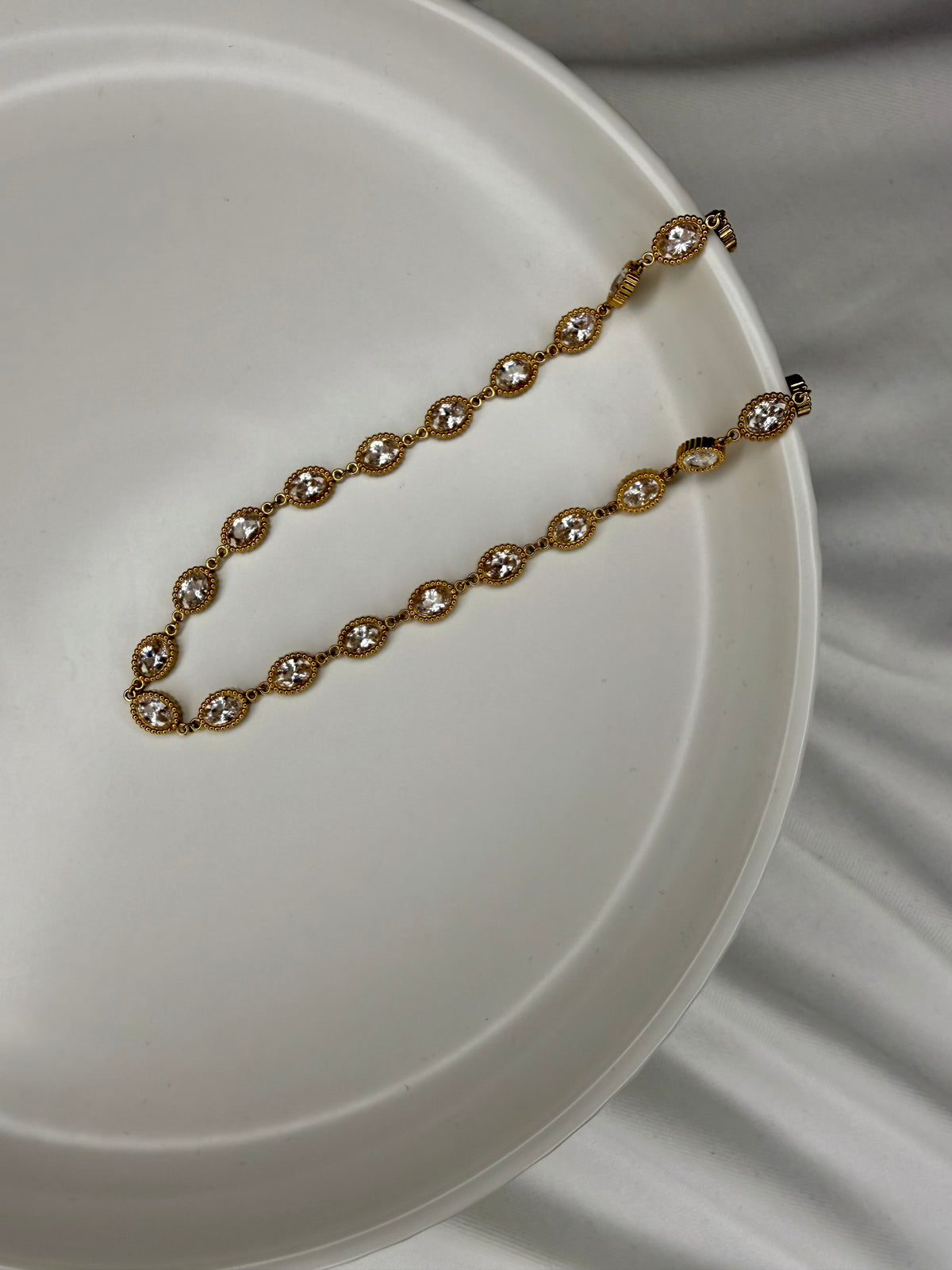 OVAL RIVIERA