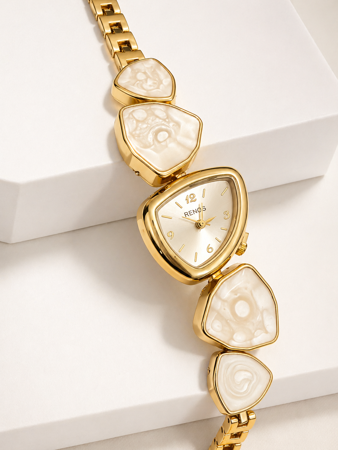 ⌚ Elegant Gold Bracelet Watch – Timeless Chic
